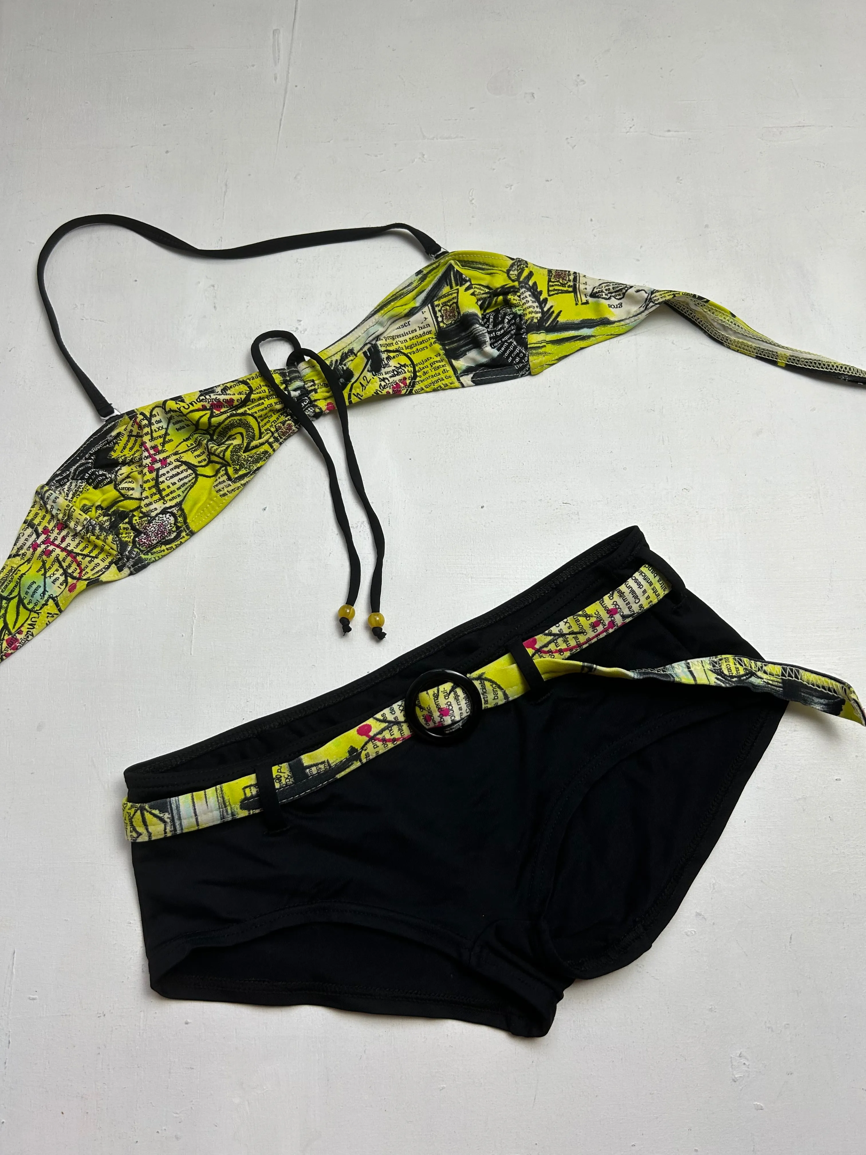 Black & yellow low rise belt shorty y2k vintage adjustable bikini set (M)