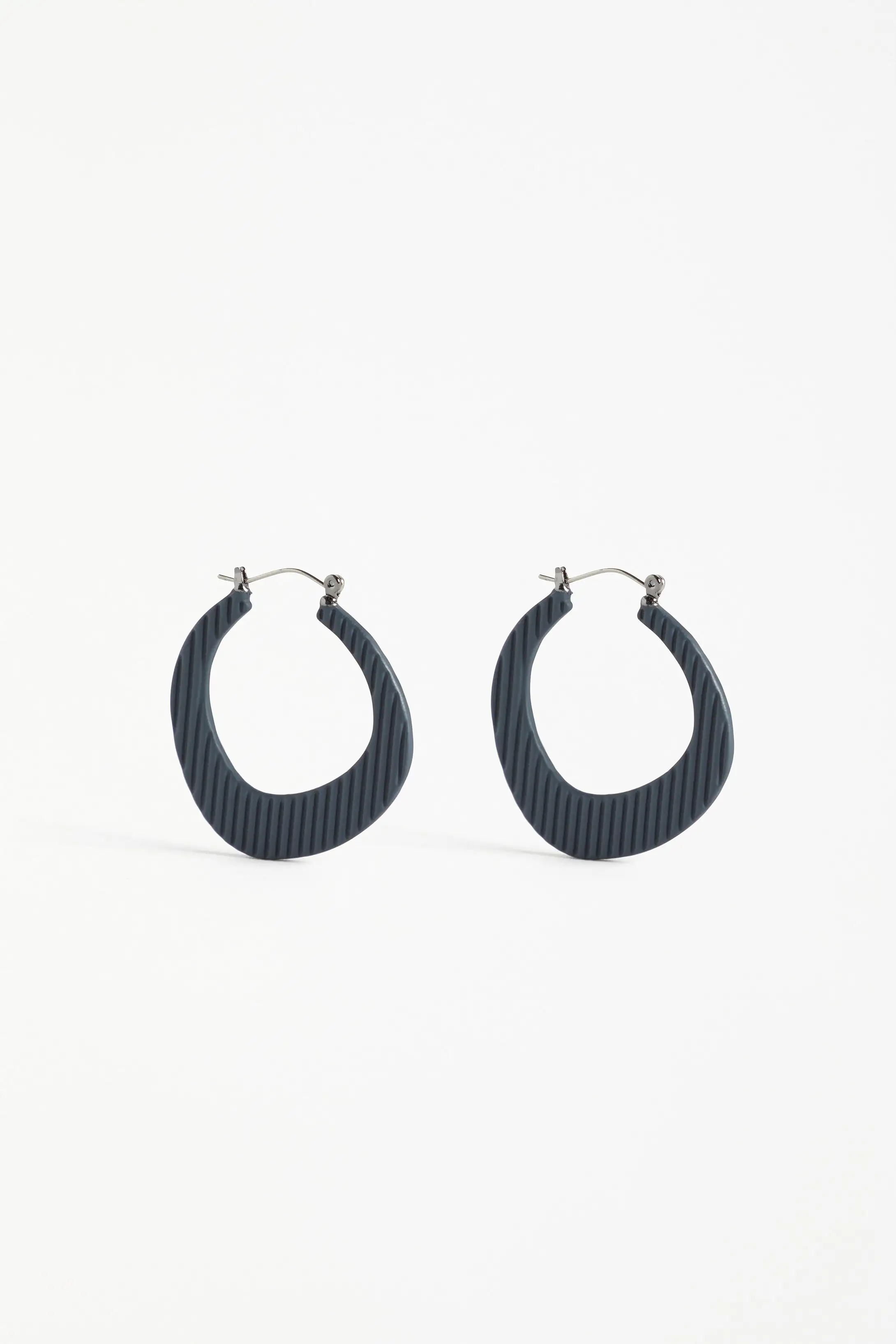 Elk The Label - Perda Hoop Earring - Carbon