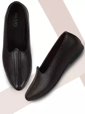 Men Ethnic Brown Slip On Juttis and Mojaris