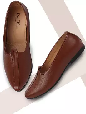 Men Ethnic Tan Slip On Juttis and Mojaris