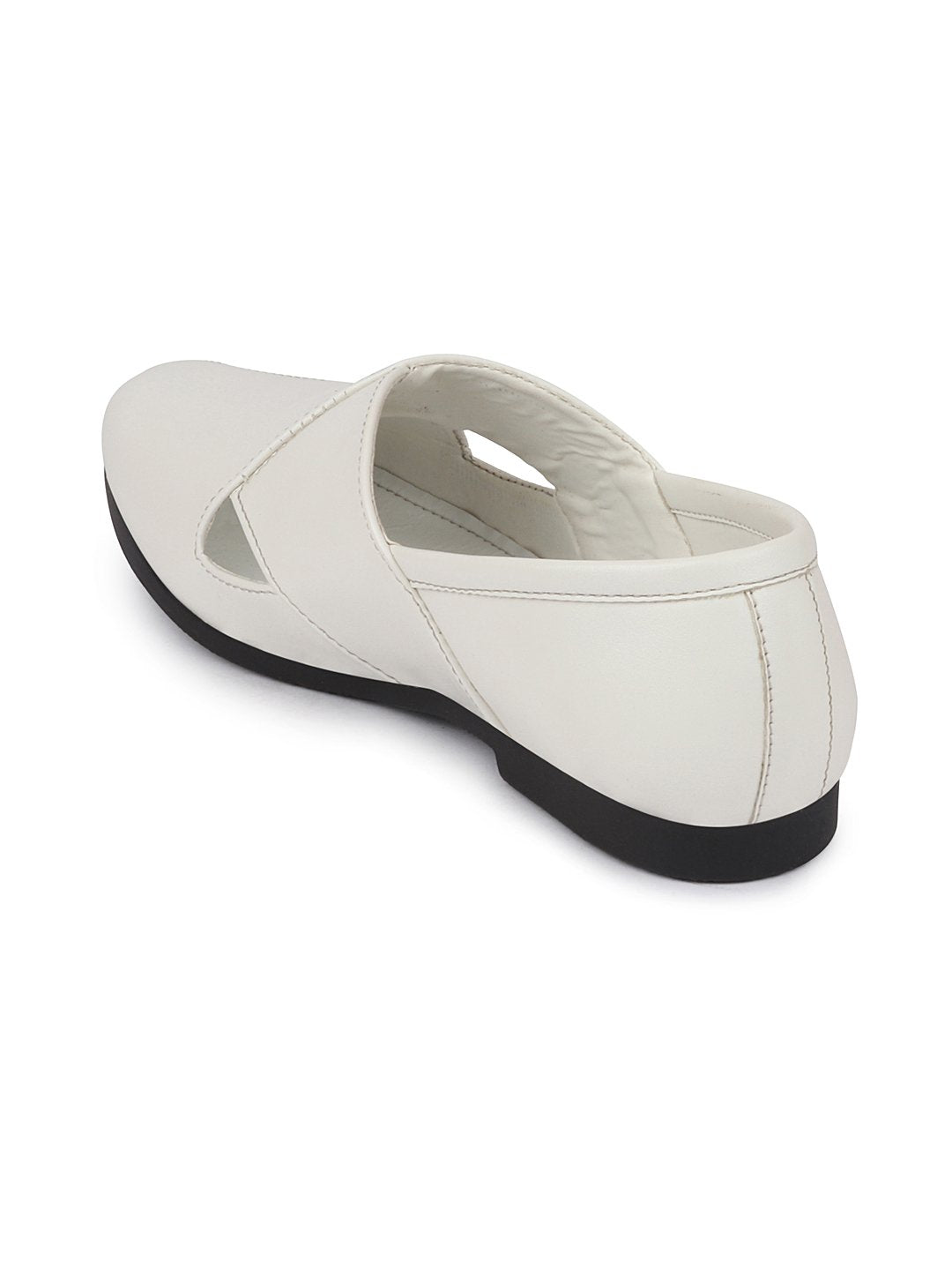 Men Ethnic White Criss Cross Slip On Juttis and Mojaris