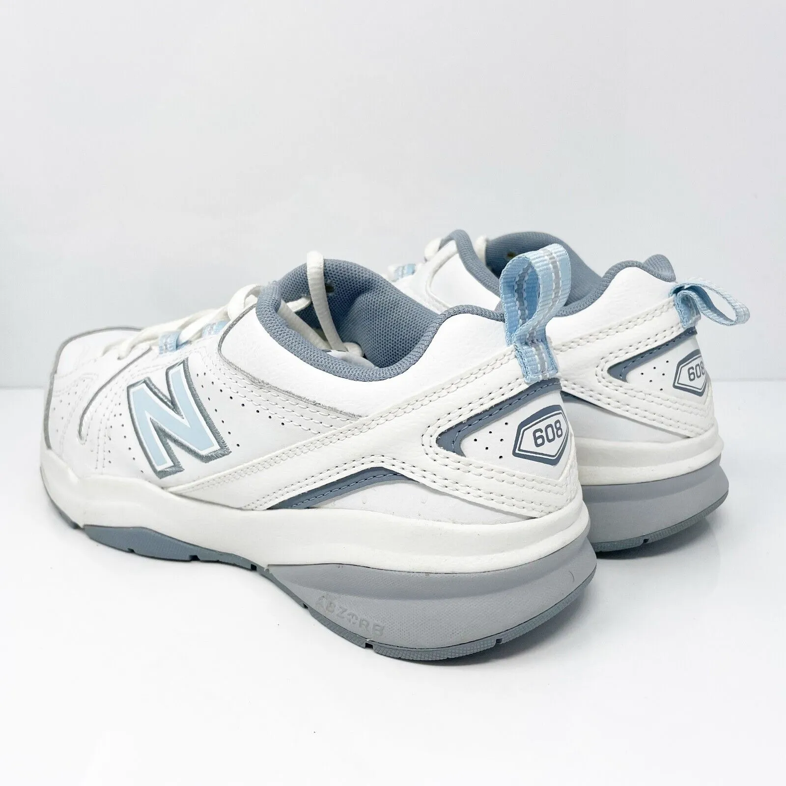 New Balance Womens 608 V5 WX608WB5 White Casual Shoes Sneakers Size 7.5 D