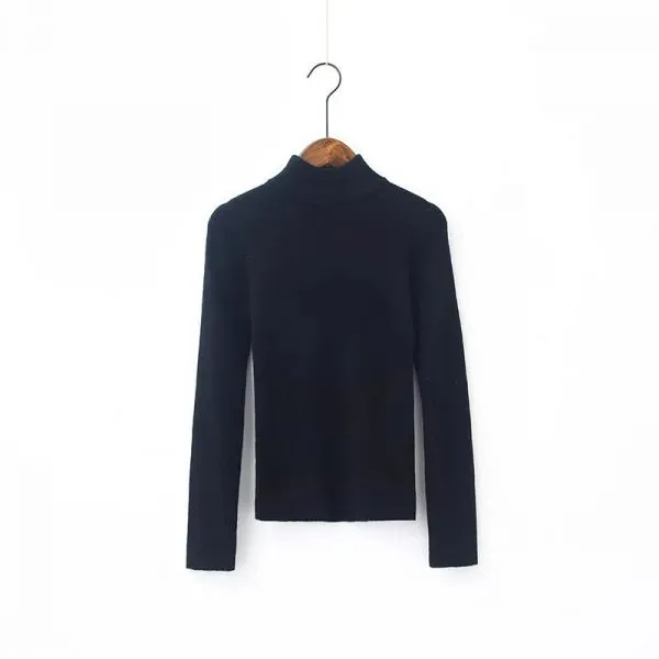 Women's pullover with ribbed collar and long sleeves