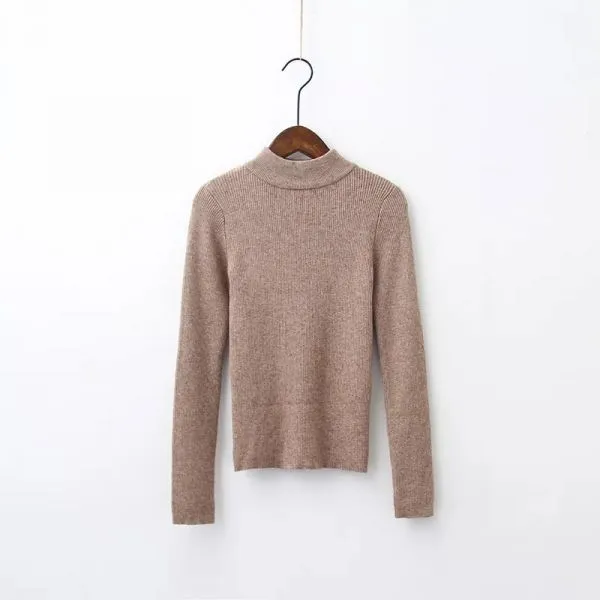 Women's pullover with ribbed collar and long sleeves